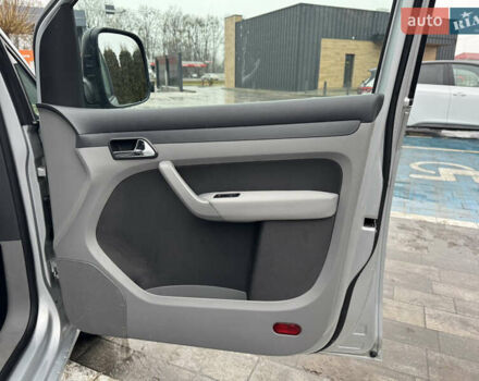 Сірий Фольксваген Кадді, об'ємом двигуна 0 л та пробігом 242 тис. км за 8400 $, фото 82 на Automoto.ua