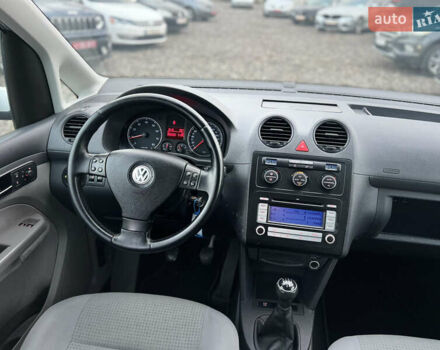 Серый Фольксваген Кадди, объемом двигателя 1.6 л и пробегом 220 тыс. км за 7999 $, фото 19 на Automoto.ua