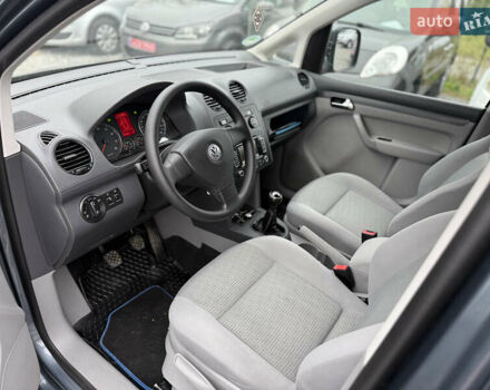 Сірий Фольксваген Кадді, об'ємом двигуна 1.6 л та пробігом 189 тис. км за 9999 $, фото 23 на Automoto.ua