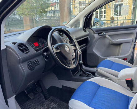 Серый Фольксваген Кадди, объемом двигателя 1.6 л и пробегом 208 тыс. км за 9599 $, фото 33 на Automoto.ua