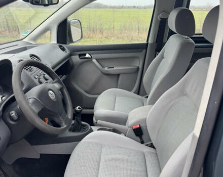 Серый Фольксваген Кадди, объемом двигателя 1.39 л и пробегом 209 тыс. км за 7200 $, фото 12 на Automoto.ua