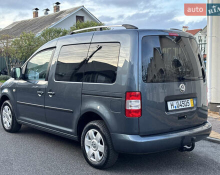 Серый Фольксваген Кадди, объемом двигателя 1.6 л и пробегом 208 тыс. км за 9599 $, фото 5 на Automoto.ua