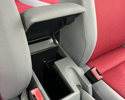 Фольксваген Кадди 2009 в Житомире на Automoto.ua Серый Фольксваген Кадди, объемом двигателя 1.6 л и пробегом 139 тыс. км за 9299 $, фото 42 на Automoto.ua