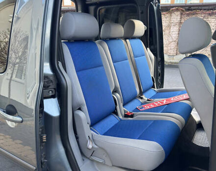 Серый Фольксваген Кадди, объемом двигателя 1.6 л и пробегом 208 тыс. км за 9599 $, фото 24 на Automoto.ua