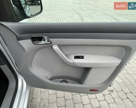 Сірий Фольксваген Кадді, об'ємом двигуна 1.4 л та пробігом 193 тис. км за 6550 $, фото 65 на Automoto.ua