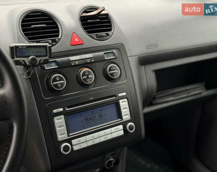 Серый Фольксваген Кадди, объемом двигателя 1.6 л и пробегом 215 тыс. км за 8900 $, фото 11 на Automoto.ua