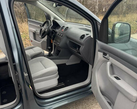 Серый Фольксваген Кадди, объемом двигателя 1.39 л и пробегом 209 тыс. км за 7200 $, фото 16 на Automoto.ua