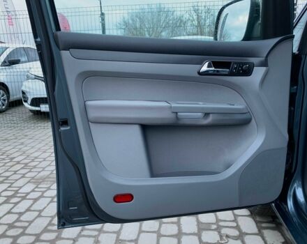 Сірий Фольксваген Кадді, об'ємом двигуна 1.6 л та пробігом 223 тис. км за 8255 $, фото 7 на Automoto.ua