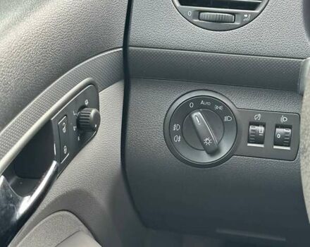 Серый Фольксваген Кадди, объемом двигателя 1.6 л и пробегом 194 тыс. км за 9000 $, фото 12 на Automoto.ua