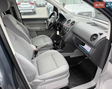 Сірий Фольксваген Кадді, об'ємом двигуна 1.6 л та пробігом 189 тис. км за 9999 $, фото 18 на Automoto.ua