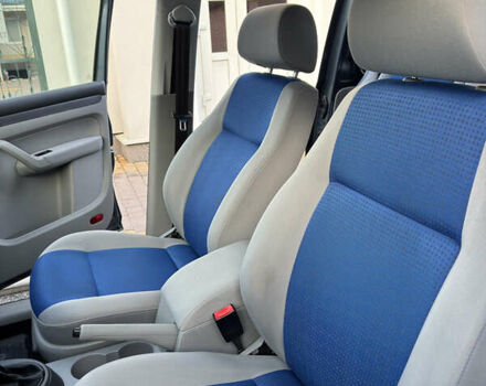 Серый Фольксваген Кадди, объемом двигателя 1.6 л и пробегом 208 тыс. км за 9599 $, фото 32 на Automoto.ua