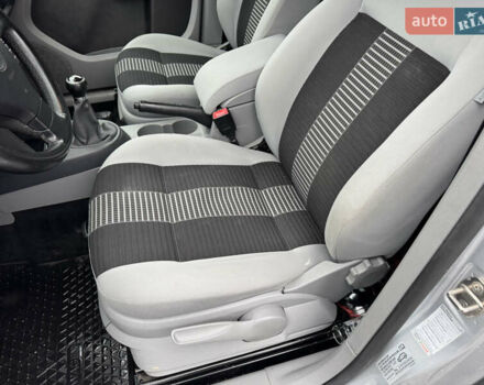 Сірий Фольксваген Кадді, об'ємом двигуна 0 л та пробігом 242 тис. км за 8400 $, фото 52 на Automoto.ua