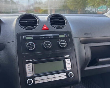 Серый Фольксваген Кадди, объемом двигателя 1.6 л и пробегом 208 тыс. км за 9599 $, фото 35 на Automoto.ua