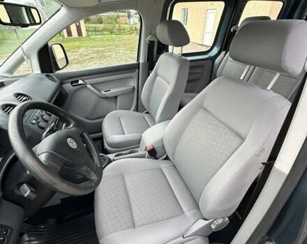 Серый Фольксваген Кадди, объемом двигателя 1.6 л и пробегом 194 тыс. км за 9000 $, фото 11 на Automoto.ua