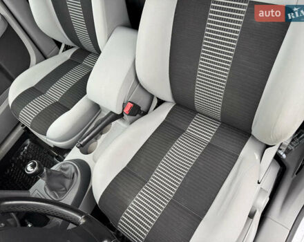 Сірий Фольксваген Кадді, об'ємом двигуна 0 л та пробігом 242 тис. км за 8400 $, фото 54 на Automoto.ua