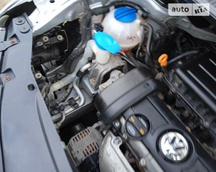 Серый Фольксваген Кадди, объемом двигателя 1.4 л и пробегом 227 тыс. км за 6400 $, фото 2 на Automoto.ua