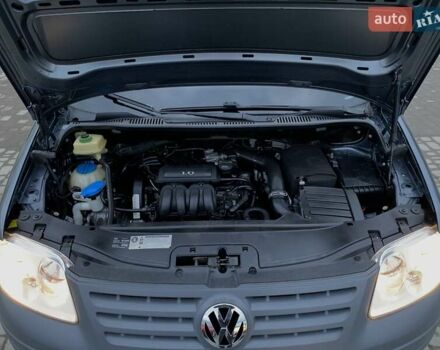 Серый Фольксваген Кадди, объемом двигателя 1.6 л и пробегом 223 тыс. км за 8255 $, фото 50 на Automoto.ua