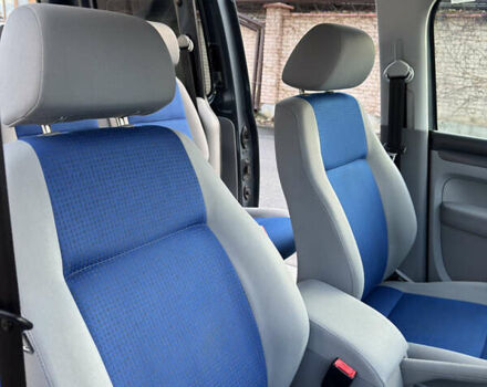 Серый Фольксваген Кадди, объемом двигателя 1.6 л и пробегом 208 тыс. км за 9599 $, фото 27 на Automoto.ua