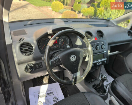 Серый Фольксваген Кадди, объемом двигателя 1.6 л и пробегом 189 тыс. км за 6950 $, фото 25 на Automoto.ua