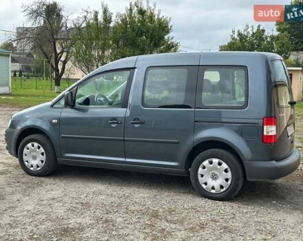 Серый Фольксваген Кадди, объемом двигателя 1.6 л и пробегом 194 тыс. км за 9000 $, фото 5 на Automoto.ua