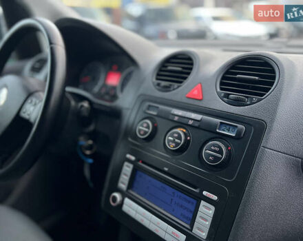 Серый Фольксваген Кадди, объемом двигателя 1.6 л и пробегом 220 тыс. км за 7999 $, фото 7 на Automoto.ua