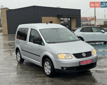 Сірий Фольксваген Кадді, об'ємом двигуна 0 л та пробігом 242 тис. км за 8400 $, фото 1 на Automoto.ua