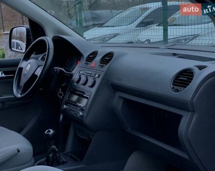 Серый Фольксваген Кадди, объемом двигателя 1.6 л и пробегом 223 тыс. км за 8255 $, фото 31 на Automoto.ua