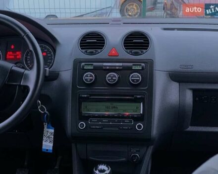 Серый Фольксваген Кадди, объемом двигателя 1.6 л и пробегом 223 тыс. км за 8255 $, фото 34 на Automoto.ua