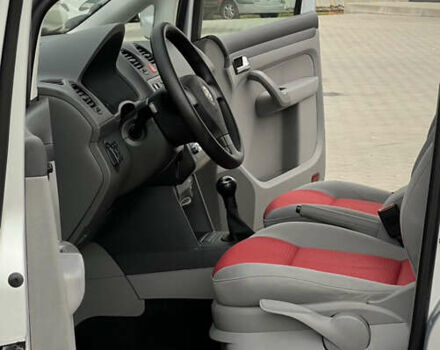 Фольксваген Кадди 2009 в Житомире на Automoto.ua Серый Фольксваген Кадди, объемом двигателя 1.6 л и пробегом 139 тыс. км за 9299 $, фото 23 на Automoto.ua