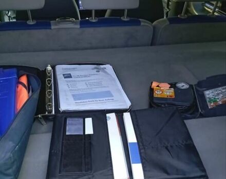 Серый Фольксваген Кадди, объемом двигателя 1.9 л и пробегом 230 тыс. км за 10000 $, фото 13 на Automoto.ua