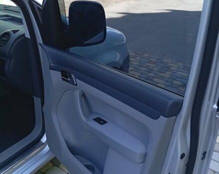 Серый Фольксваген Кадди, объемом двигателя 1.9 л и пробегом 230 тыс. км за 10000 $, фото 8 на Automoto.ua