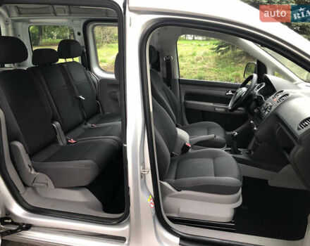 Серый Фольксваген Кадди, объемом двигателя 1.6 л и пробегом 257 тыс. км за 8500 $, фото 36 на Automoto.ua