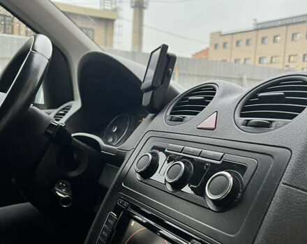 Серый Фольксваген Кадди, объемом двигателя 1.6 л и пробегом 226 тыс. км за 9450 $, фото 2 на Automoto.ua