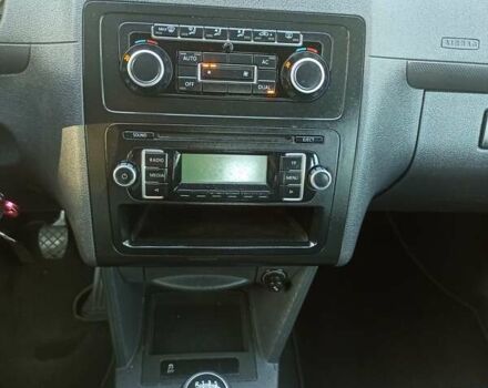 Серый Фольксваген Кадди, объемом двигателя 1.6 л и пробегом 255 тыс. км за 10000 $, фото 18 на Automoto.ua