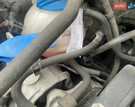 Серый Фольксваген Кадди, объемом двигателя 1.6 л и пробегом 269 тыс. км за 7900 $, фото 35 на Automoto.ua