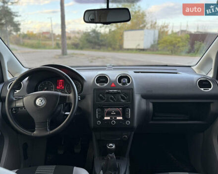 Серый Фольксваген Кадди, объемом двигателя 2 л и пробегом 174 тыс. км за 8300 $, фото 18 на Automoto.ua