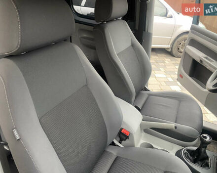 Серый Фольксваген Кадди, объемом двигателя 1.6 л и пробегом 269 тыс. км за 7900 $, фото 24 на Automoto.ua