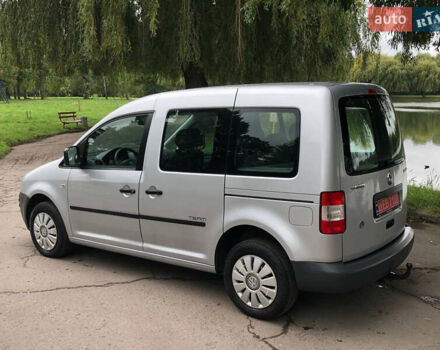 Серый Фольксваген Кадди, объемом двигателя 1.6 л и пробегом 257 тыс. км за 8500 $, фото 14 на Automoto.ua