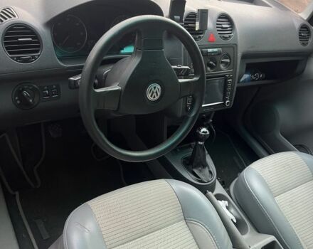 Серый Фольксваген Кадди, объемом двигателя 2 л и пробегом 200 тыс. км за 7500 $, фото 5 на Automoto.ua