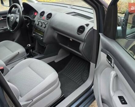 Серый Фольксваген Кадди, объемом двигателя 1.6 л и пробегом 225 тыс. км за 9499 $, фото 60 на Automoto.ua