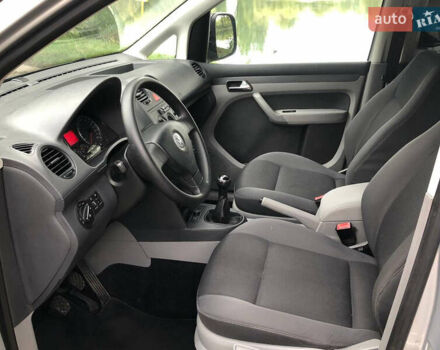 Серый Фольксваген Кадди, объемом двигателя 1.6 л и пробегом 257 тыс. км за 8500 $, фото 29 на Automoto.ua