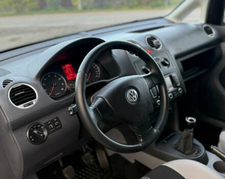 Серый Фольксваген Кадди, объемом двигателя 2 л и пробегом 174 тыс. км за 8300 $, фото 25 на Automoto.ua