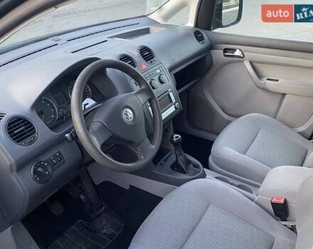 Серый Фольксваген Кадди, объемом двигателя 1.4 л и пробегом 240 тыс. км за 8999 $, фото 18 на Automoto.ua