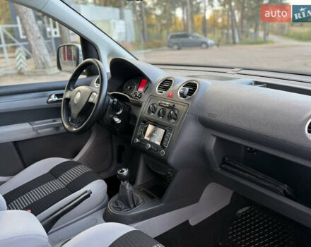 Серый Фольксваген Кадди, объемом двигателя 2 л и пробегом 174 тыс. км за 8300 $, фото 23 на Automoto.ua
