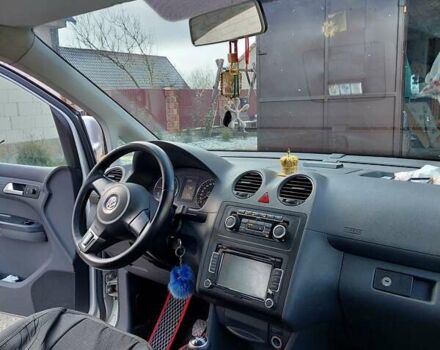 Фольксваген Кадди 2010 в Сарнах на Automoto.ua Серый Фольксваген Кадди, объемом двигателя 1.6 л и пробегом 198 тыс. км за 9200 $, фото 2 на Automoto.ua