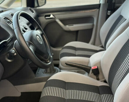 Серый Фольксваген Кадди, объемом двигателя 2 л и пробегом 174 тыс. км за 8300 $, фото 28 на Automoto.ua