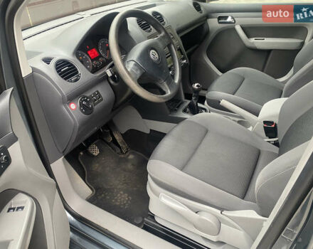 Серый Фольксваген Кадди, объемом двигателя 1.6 л и пробегом 269 тыс. км за 7900 $, фото 11 на Automoto.ua
