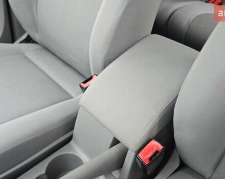 Серый Фольксваген Кадди, объемом двигателя 1.6 л и пробегом 225 тыс. км за 9499 $, фото 58 на Automoto.ua