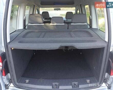 Серый Фольксваген Кадди, объемом двигателя 1.6 л и пробегом 257 тыс. км за 9900 $, фото 22 на Automoto.ua