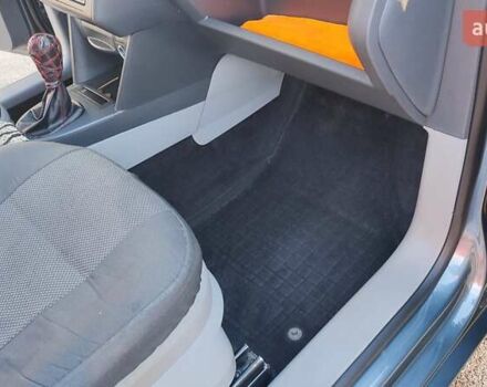 Серый Фольксваген Кадди, объемом двигателя 1.6 л и пробегом 276 тыс. км за 6900 $, фото 24 на Automoto.ua